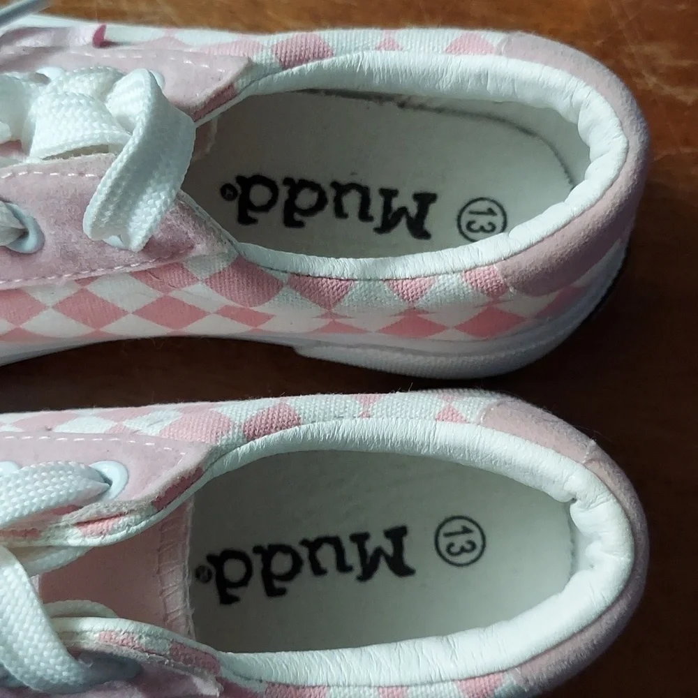 Mudd sneakers